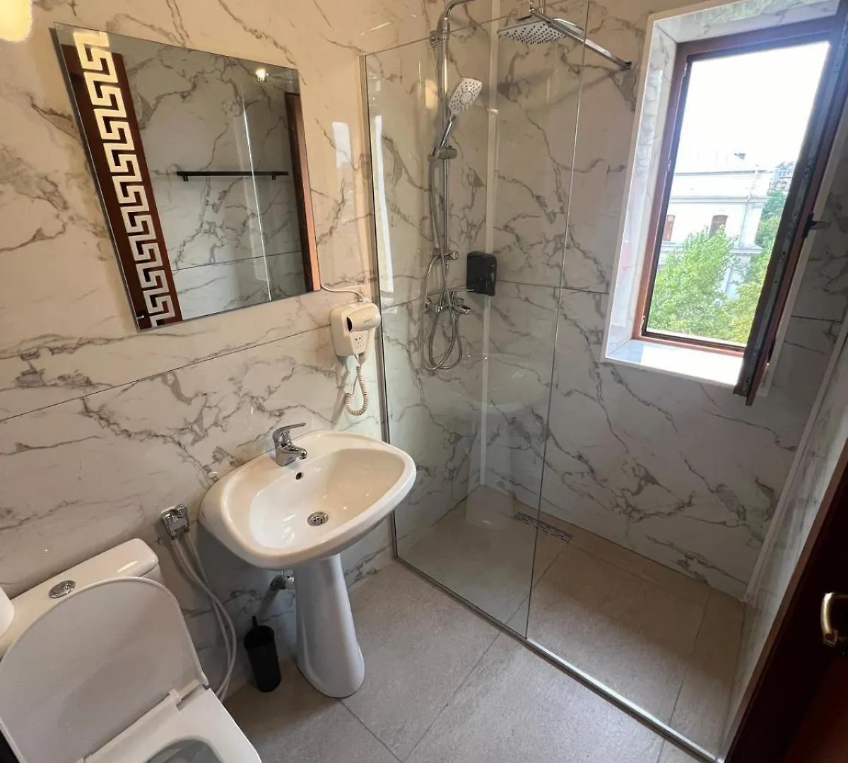 Hotel Reina Boekarest