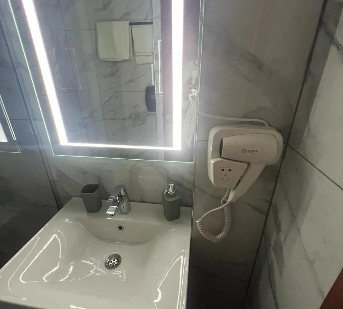 ***  Hotel Reina Boekarest Roemenië
