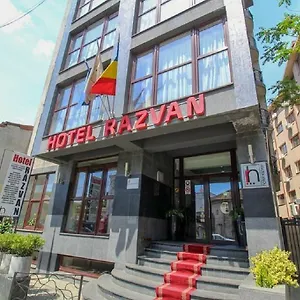 Отель Razvan