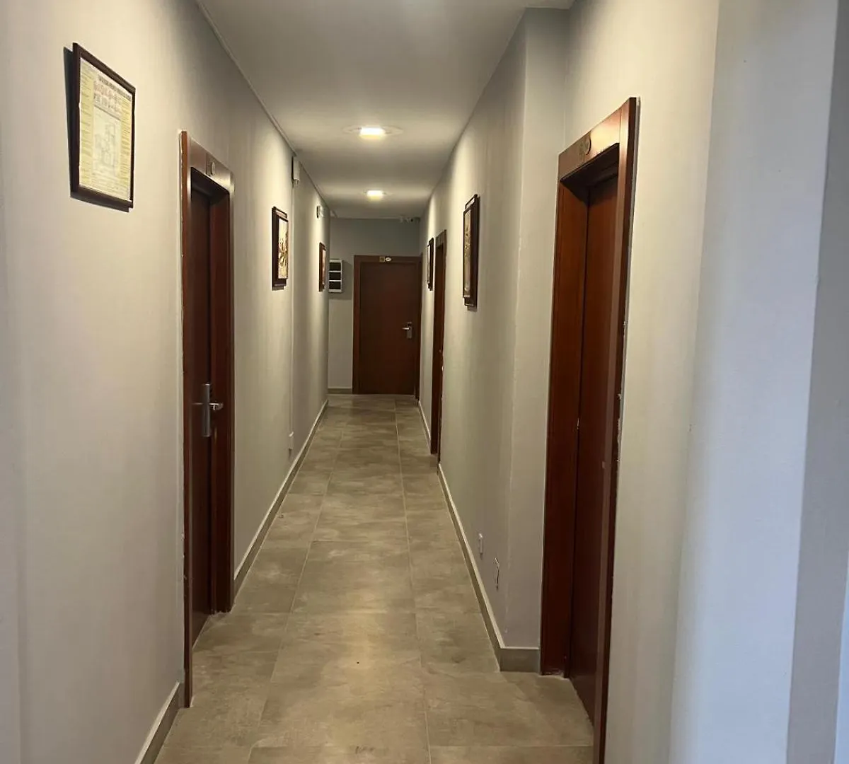 ***  Hotel Reina Бухарест Румыния